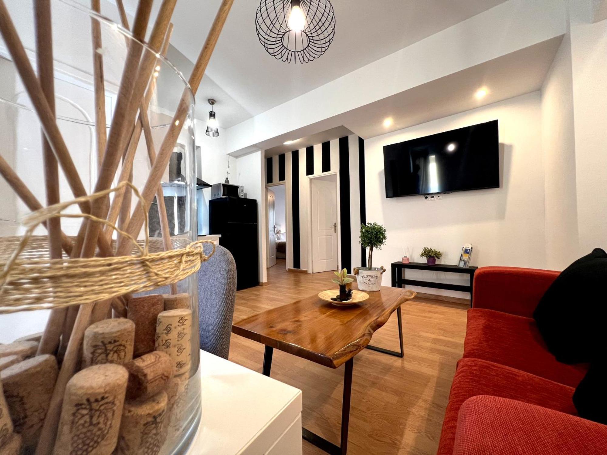 Allure Athens Urban Suites Exterior photo