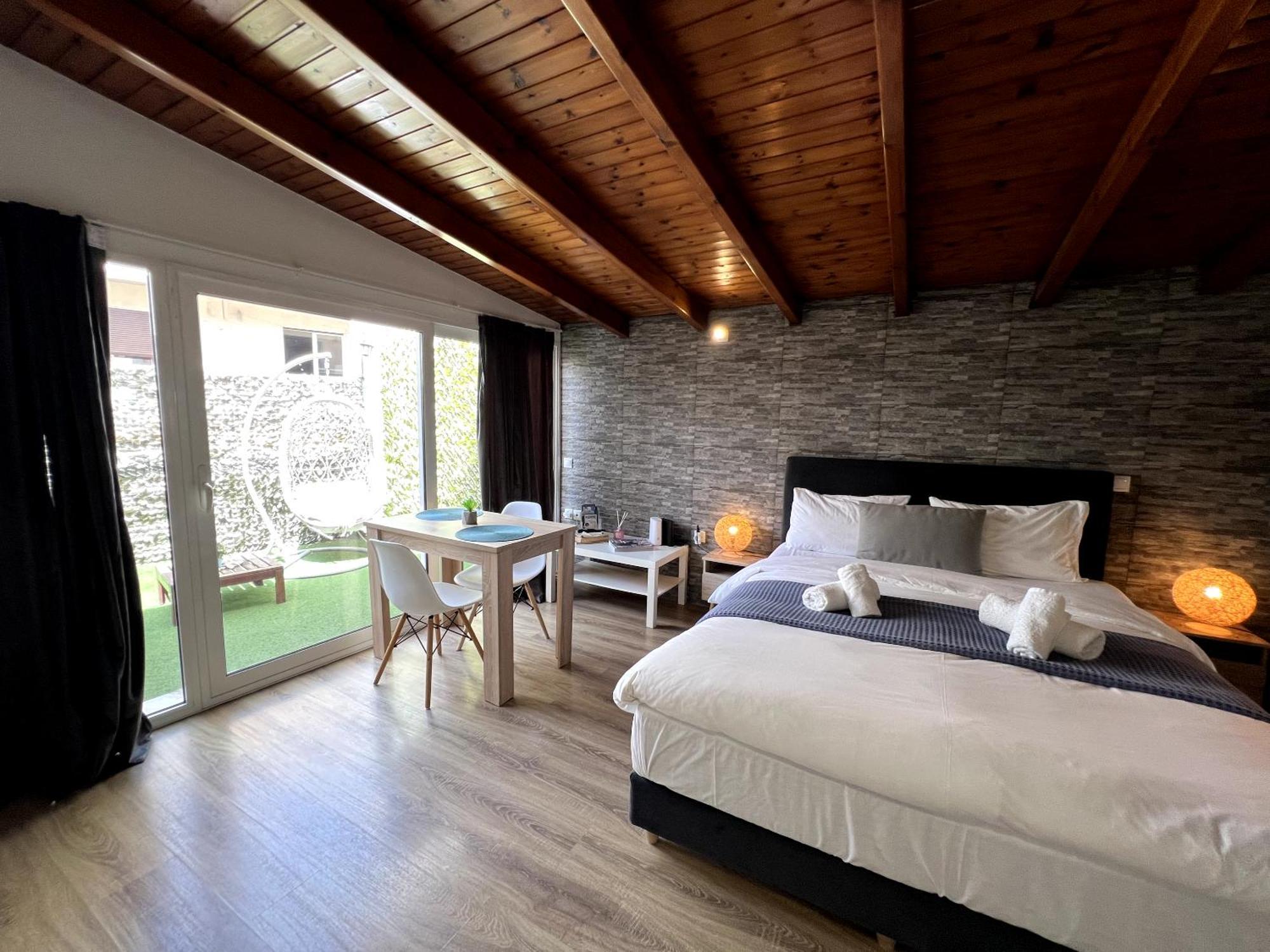 Allure Athens Urban Suites Exterior photo